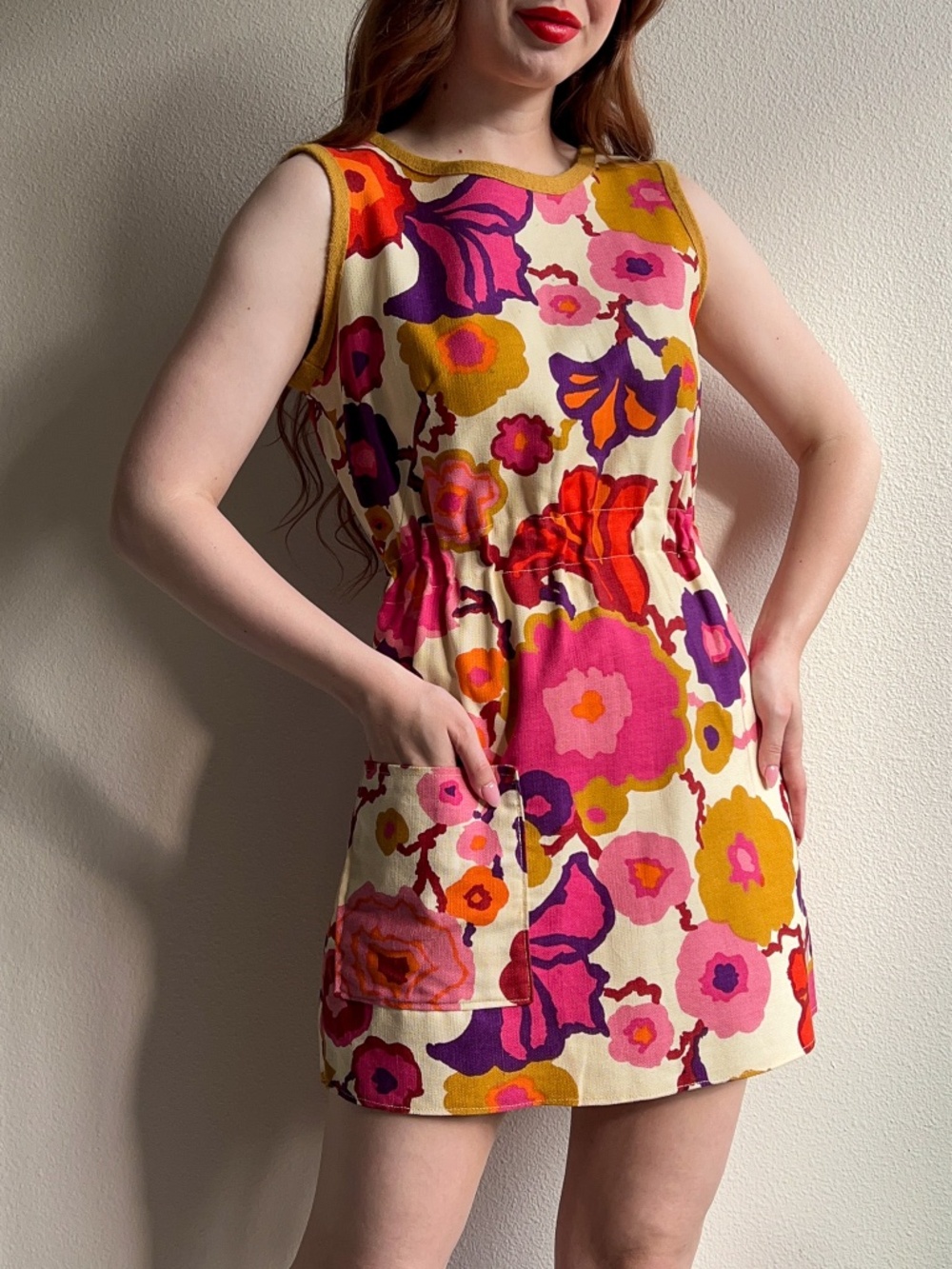 Vintage 1960s Handmade Summer Dress With a Retro Floral Print (S/M)